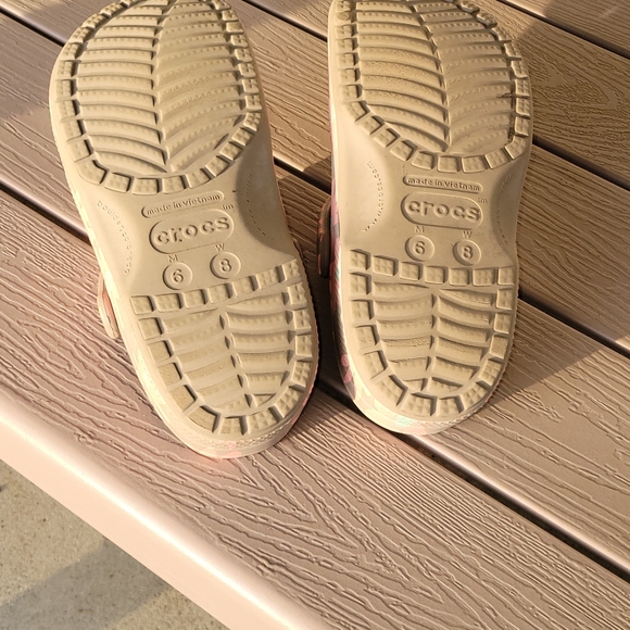 Womens Crocs - Pink and Tan Size 8 - Picture 5 of 7